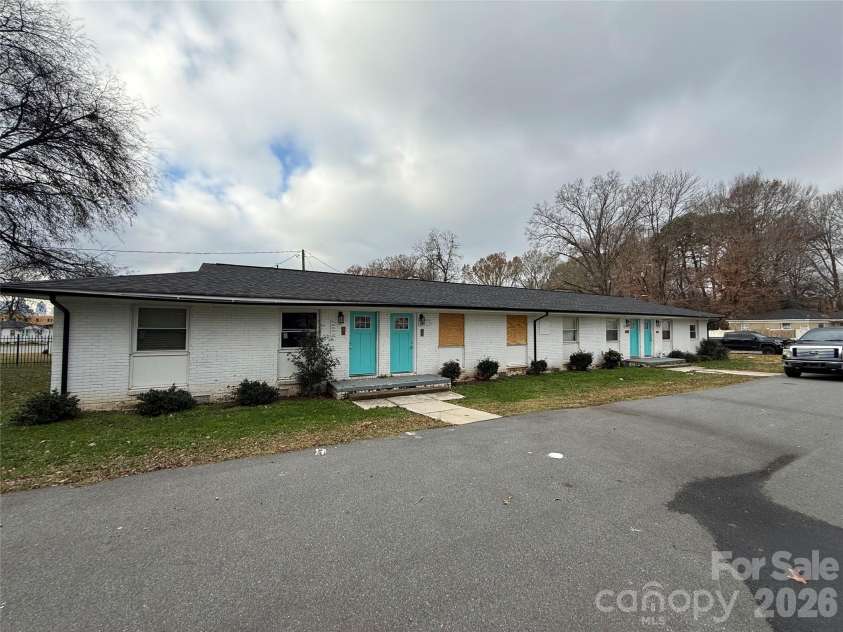 2445 Julia Avenue, Charlotte, NC 28206.  MLS# CAR4340022, YatesRealty ID 3559. 
