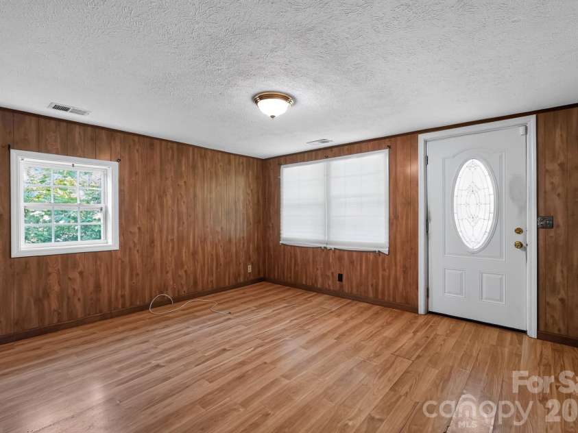 4494 Market Street, Loris, SC 29569.  MLS# CAR4401749, YatesRealty ID 35594. 