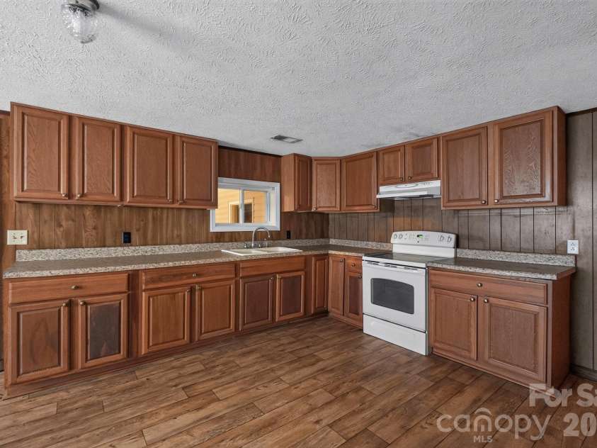 4494 Market Street, Loris, SC 29569.  MLS# CAR4401749, YatesRealty ID 35594. 