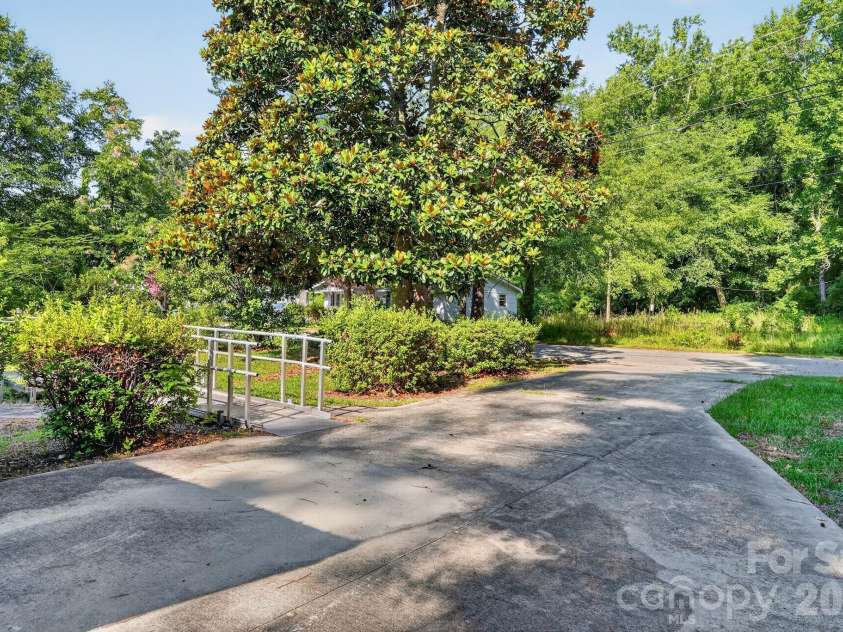 4494 Market Street, Loris, SC 29569.  MLS# CAR4401749, YatesRealty ID 35594. 