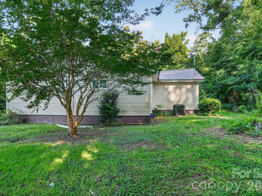 4494 Market Street, Loris, SC 29569.  MLS# CAR4401749, YatesRealty ID 35594. 
