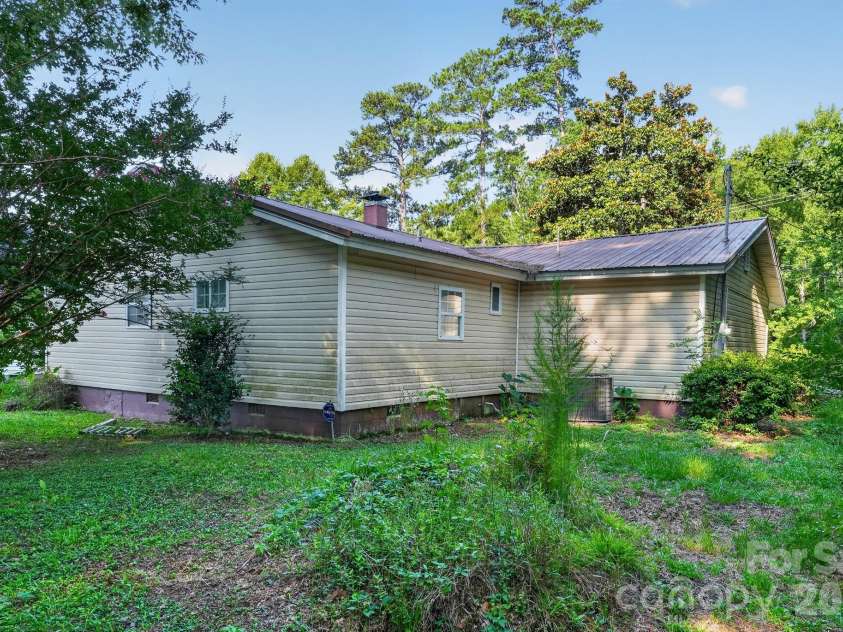 4494 Market Street, Loris, SC 29569.  MLS# CAR4401749, YatesRealty ID 35594. 