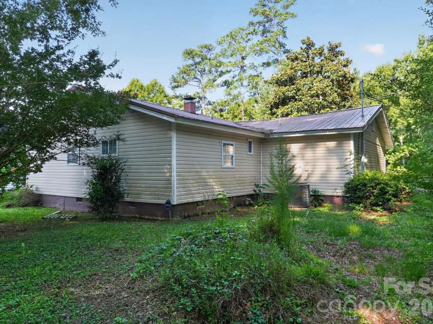 4494 Market Street, Loris, SC 29569.  MLS# CAR4401749, YatesRealty ID 35594. 