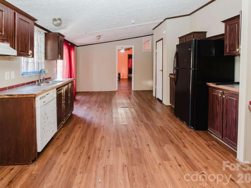308 Forest Hollow Drive, Statesville, NC 28677.  MLS# CAR4401408, YatesRealty ID 35595. 