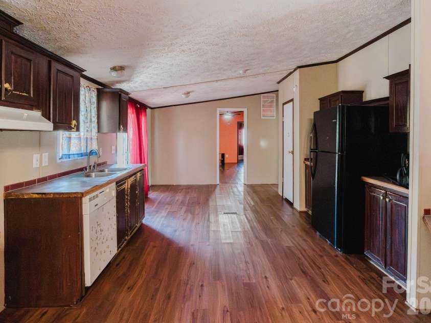 308 Forest Hollow Drive, Statesville, NC 28677.  MLS# CAR4401408, YatesRealty ID 35595. 