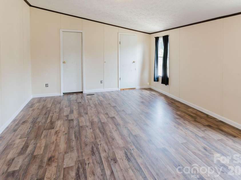 308 Forest Hollow Drive, Statesville, NC 28677.  MLS# CAR4401408, YatesRealty ID 35595. 