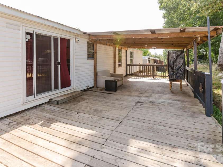308 Forest Hollow Drive, Statesville, NC 28677.  MLS# CAR4401408, YatesRealty ID 35595. 