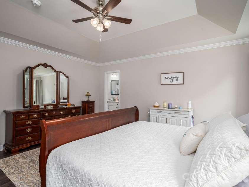 4164 Olivers Cross Road, Newton, NC 28658.  MLS# CAR4401217, YatesRealty ID 35597. Primary Bath door