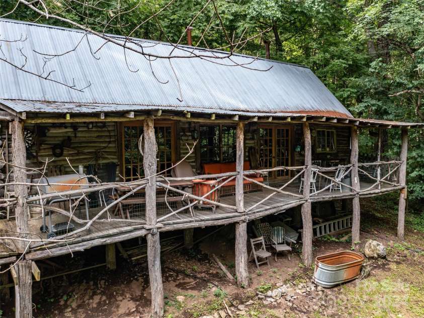 1001 Mountain Glen Road, Canton, NC 28716.  MLS# CAR4172455, YatesRealty ID 356. 