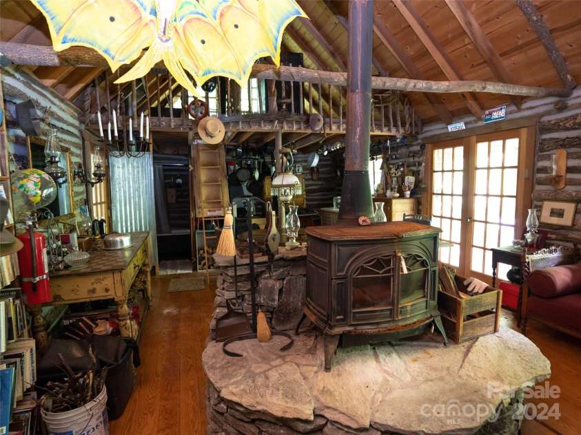 1001 Mountain Glen Road, Canton, NC 28716.  MLS# CAR4172455, YatesRealty ID 356. 