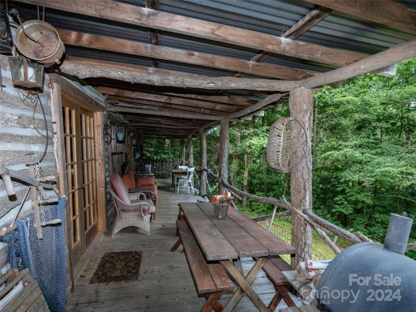 1001 Mountain Glen Road, Canton, NC 28716.  MLS# CAR4172455, YatesRealty ID 356. 