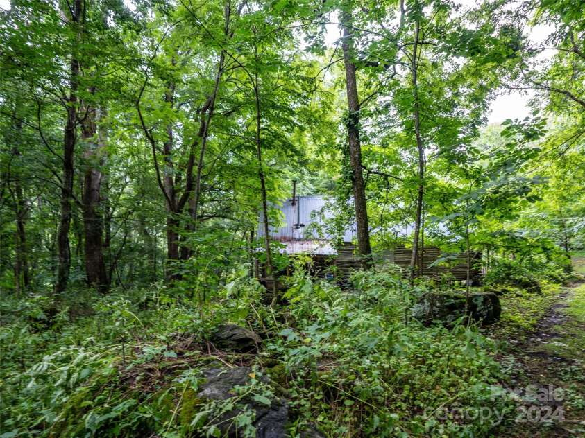 1001 Mountain Glen Road, Canton, NC 28716.  MLS# CAR4172455, YatesRealty ID 356. 