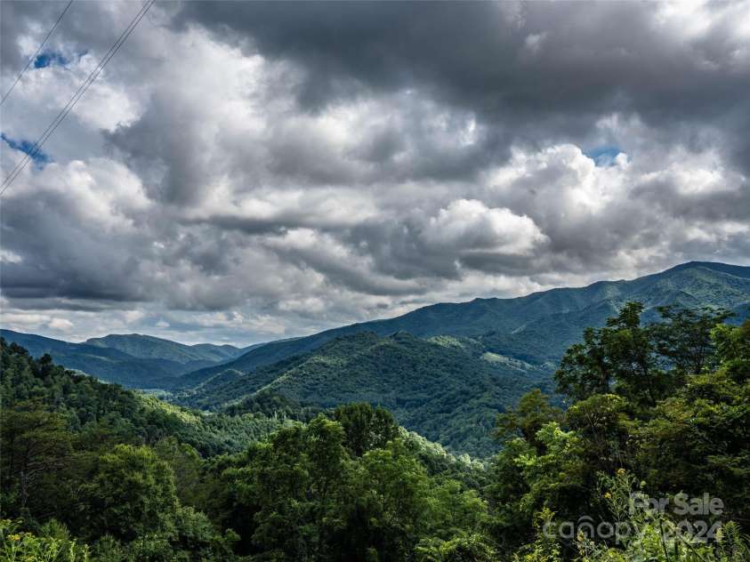 1001 Mountain Glen Road, Canton, NC 28716.  MLS# CAR4172455, YatesRealty ID 356. 