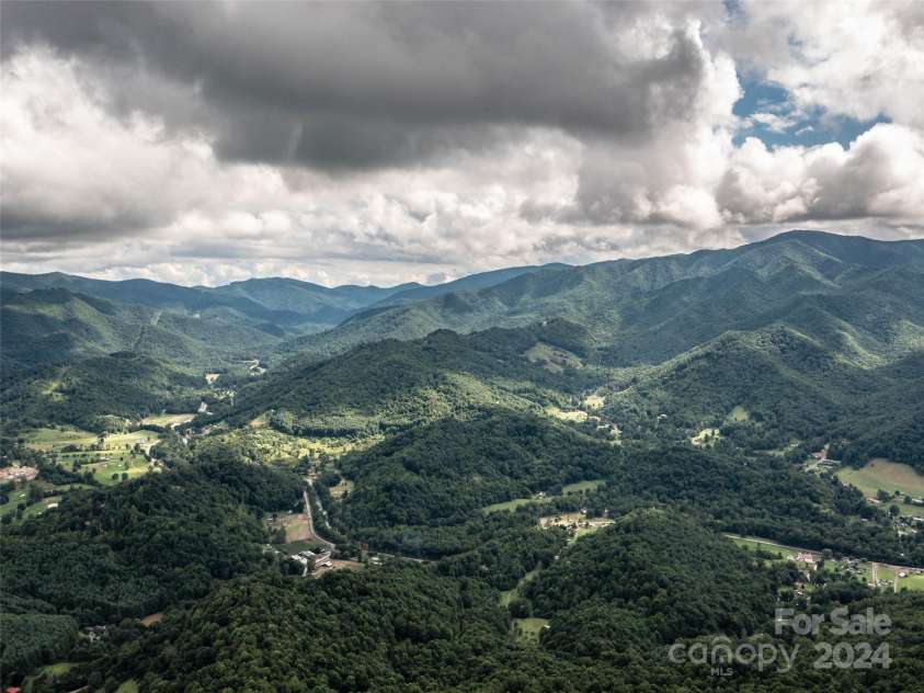 1001 Mountain Glen Road, Canton, NC 28716.  MLS# CAR4172455, YatesRealty ID 356. 