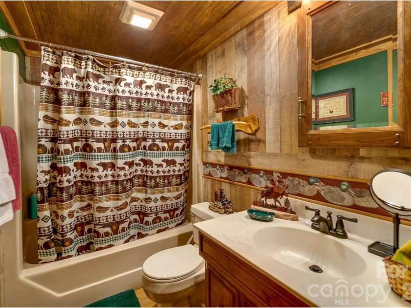 581 Mountain Laurel Drive, Franklin, NC 28734.  MLS# CAR4340981, YatesRealty ID 3560. 