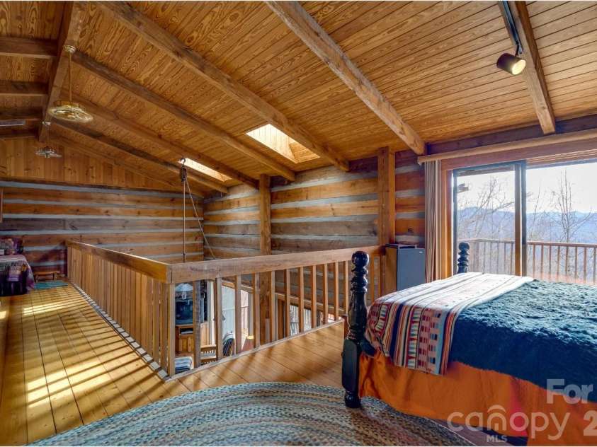 581 Mountain Laurel Drive, Franklin, NC 28734.  MLS# CAR4340981, YatesRealty ID 3560. 