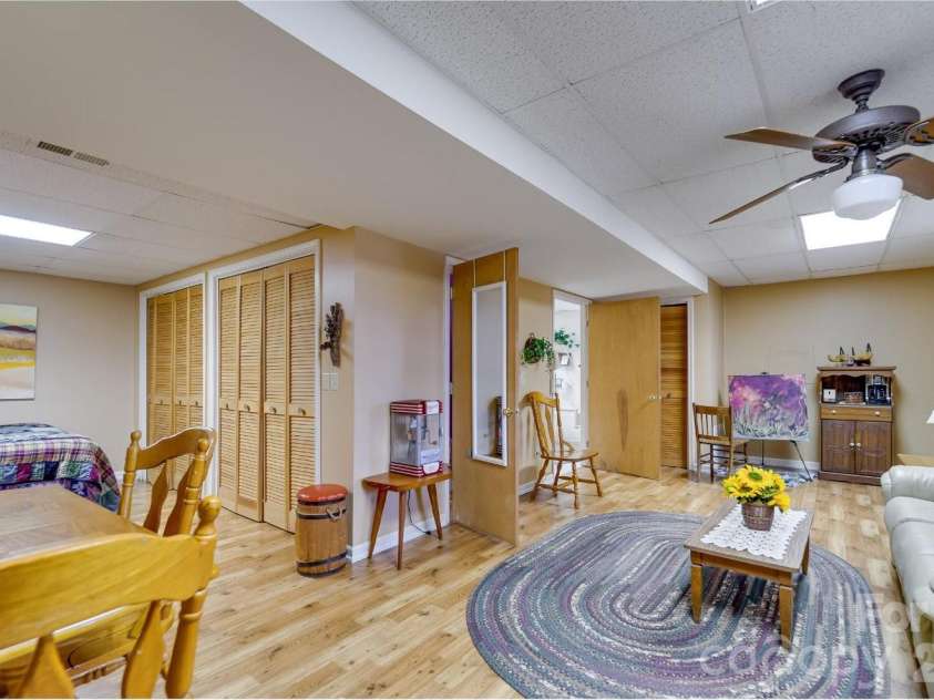 581 Mountain Laurel Drive, Franklin, NC 28734.  MLS# CAR4340981, YatesRealty ID 3560. 