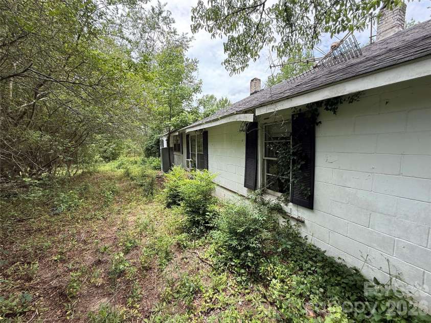 6542 Highway 341 Highway, Kershaw, SC 29067.  MLS# CAR4401197, YatesRealty ID 35601. 