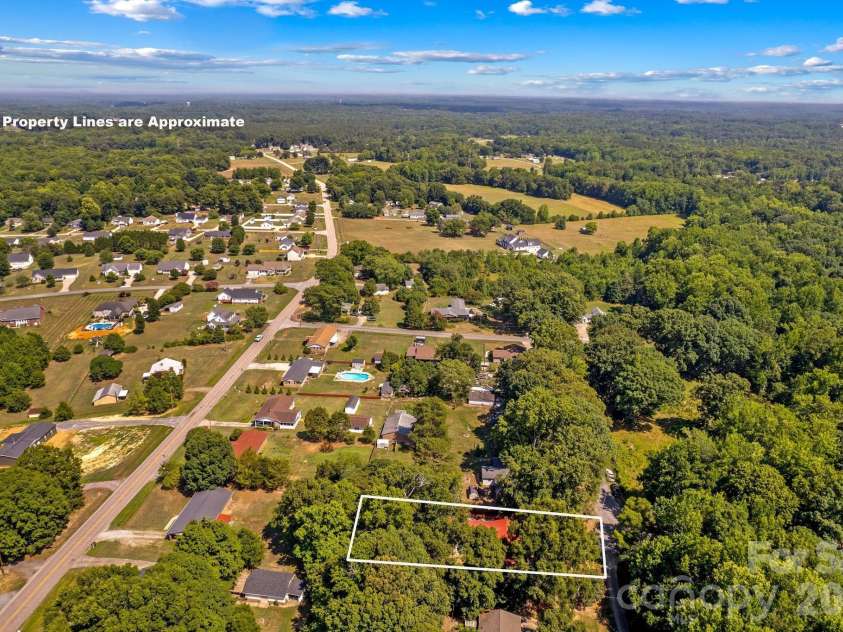 320 Miller Drive, Salisbury, NC 28146.  MLS# CAR4401563, YatesRealty ID 35602. 