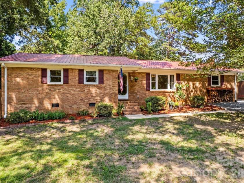 320 Miller Drive, Salisbury, NC 28146.  MLS# CAR4401563, YatesRealty ID 35602. 