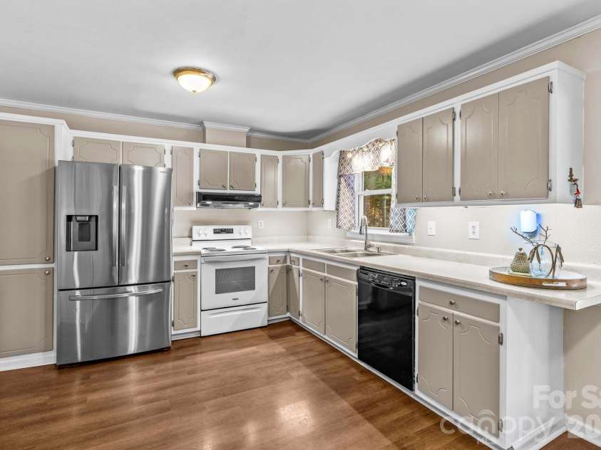 320 Miller Drive, Salisbury, NC 28146.  MLS# CAR4401563, YatesRealty ID 35602. 