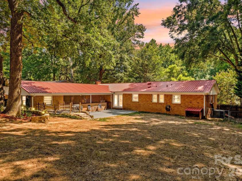 320 Miller Drive, Salisbury, NC 28146.  MLS# CAR4401563, YatesRealty ID 35602. 