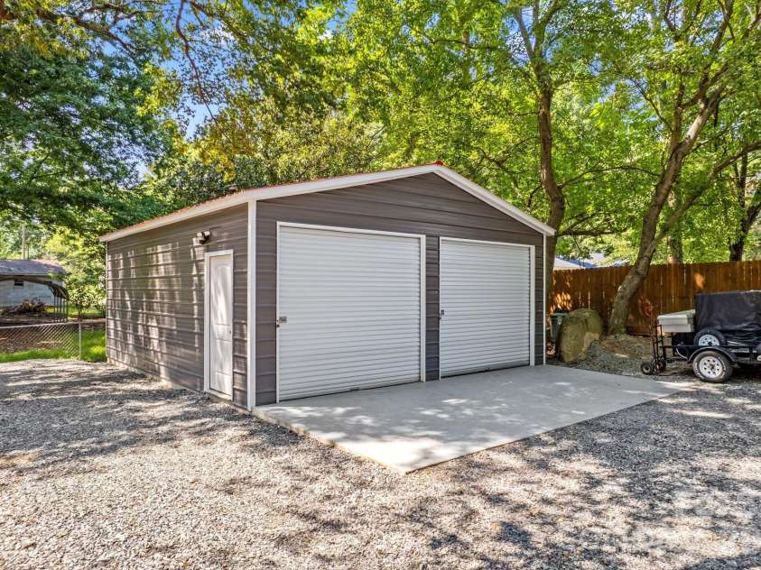 320 Miller Drive, Salisbury, NC 28146.  MLS# CAR4401563, YatesRealty ID 35602. 