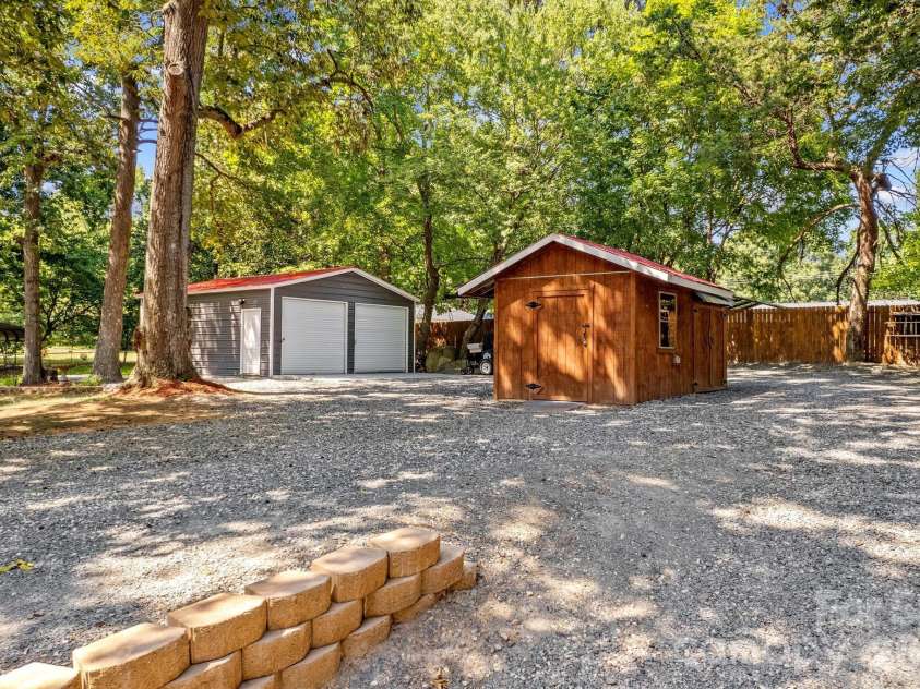 320 Miller Drive, Salisbury, NC 28146.  MLS# CAR4401563, YatesRealty ID 35602. 