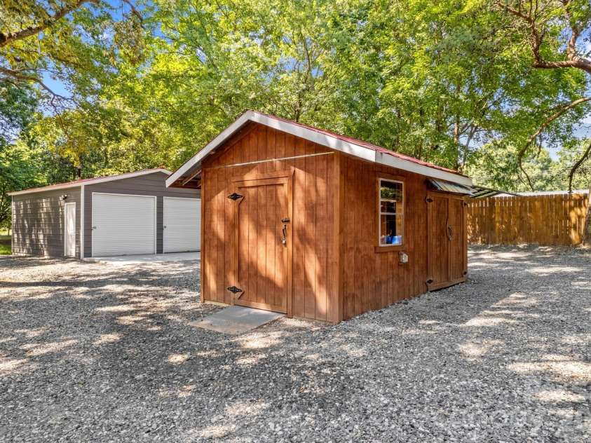 320 Miller Drive, Salisbury, NC 28146.  MLS# CAR4401563, YatesRealty ID 35602. 