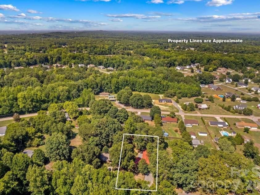 320 Miller Drive, Salisbury, NC 28146.  MLS# CAR4401563, YatesRealty ID 35602. 