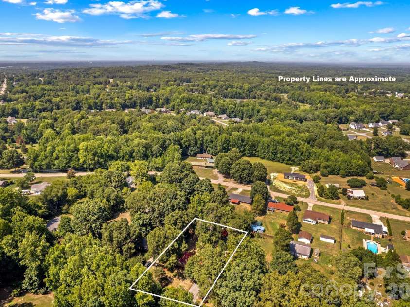 320 Miller Drive, Salisbury, NC 28146.  MLS# CAR4401563, YatesRealty ID 35602. 