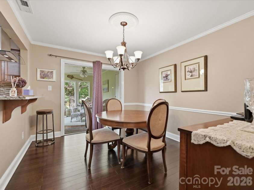 2233 Rexford Road, Charlotte, NC 28211.  MLS# CAR4396262, YatesRealty ID 35603. 