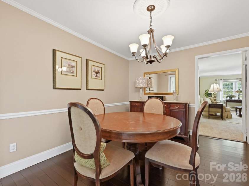 2233 Rexford Road, Charlotte, NC 28211.  MLS# CAR4396262, YatesRealty ID 35603. 