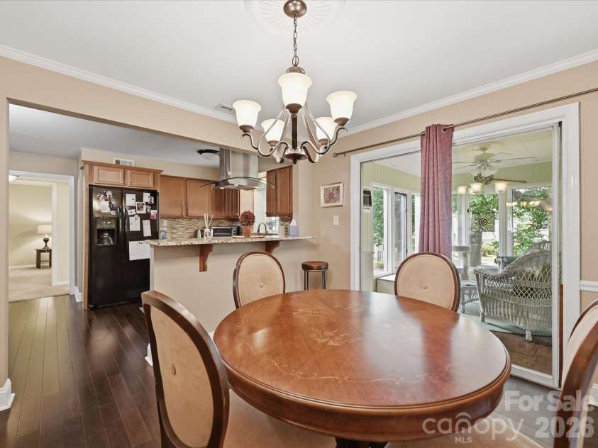 2233 Rexford Road, Charlotte, NC 28211.  MLS# CAR4396262, YatesRealty ID 35603. 