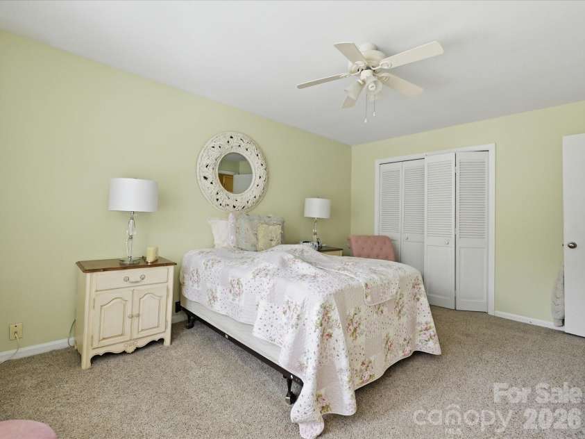 2233 Rexford Road, Charlotte, NC 28211.  MLS# CAR4396262, YatesRealty ID 35603. 