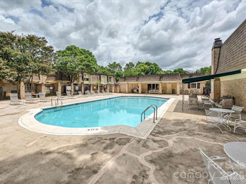 2233 Rexford Road, Charlotte, NC 28211.  MLS# CAR4396262, YatesRealty ID 35603. 