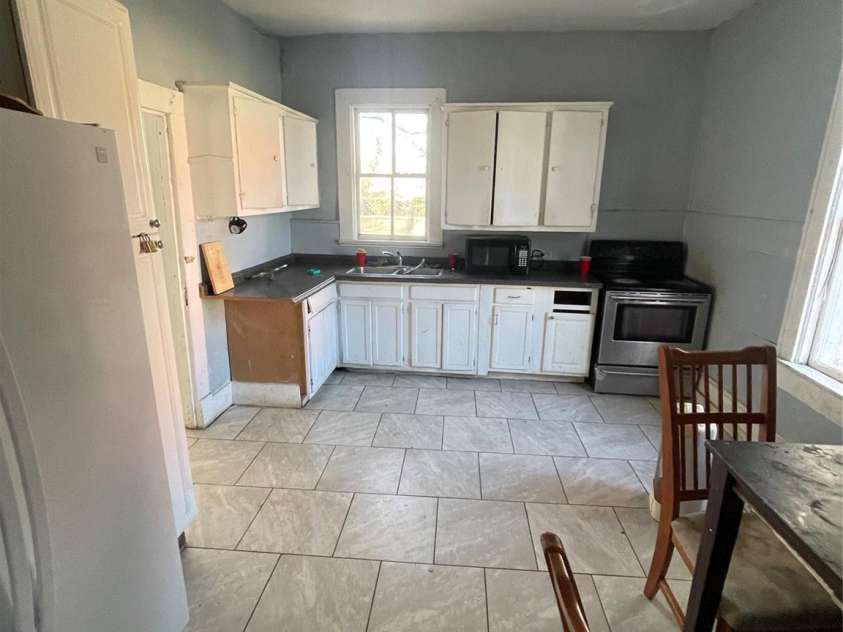 1500 Main Street, Salisbury, NC 28144.  MLS# CAR4425714, YatesRealty ID 35606. 