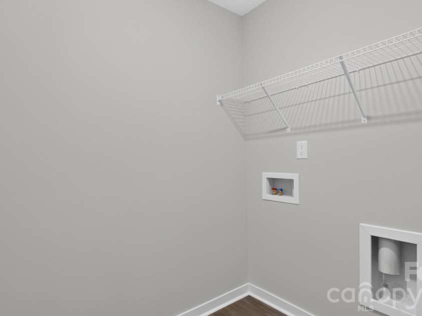 616 17th Avenue Drive, Hickory, NC 28601.  MLS# CAR4401862, YatesRealty ID 35607. 