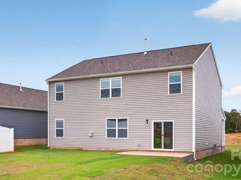 616 17th Avenue Drive, Hickory, NC 28601.  MLS# CAR4401862, YatesRealty ID 35607. 