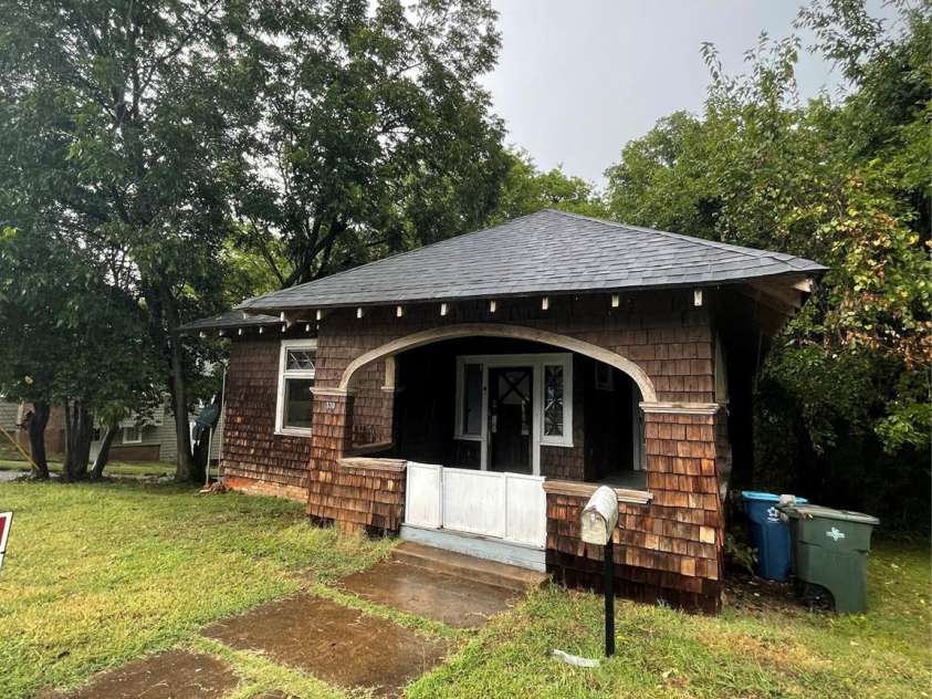 530 Council Street, Salisbury, NC 28144.  MLS# CAR4401867, YatesRealty ID 35608. 