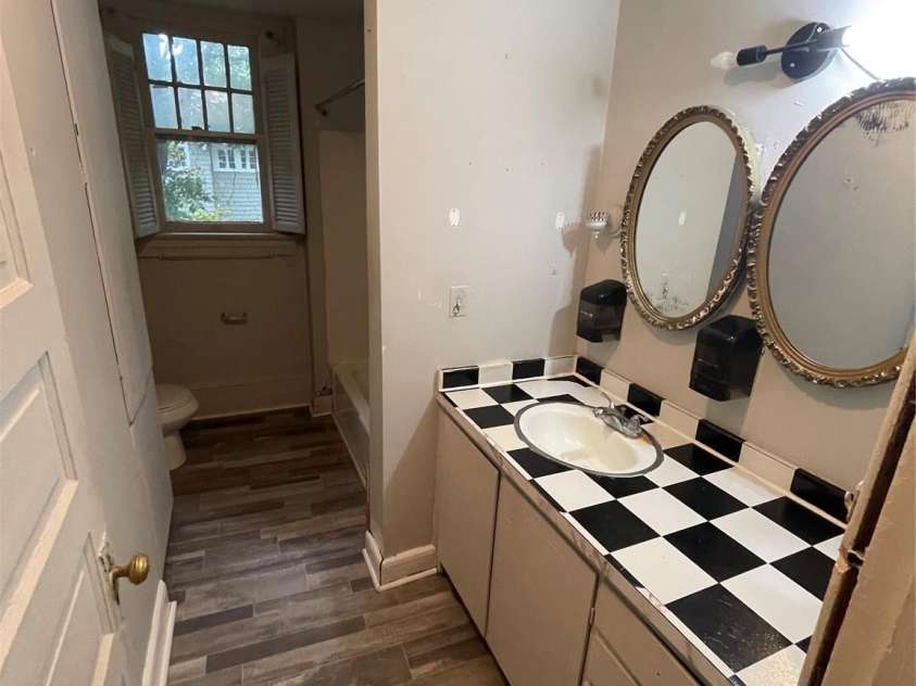 530 Council Street, Salisbury, NC 28144.  MLS# CAR4401867, YatesRealty ID 35608. 