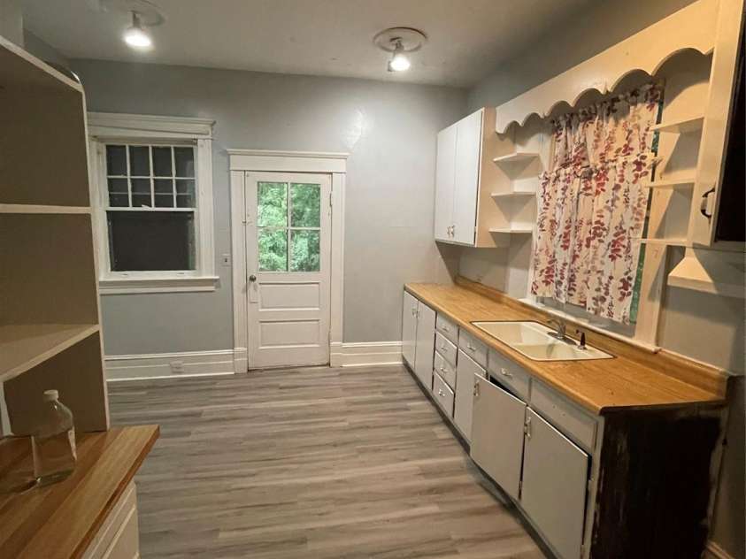 530 Council Street, Salisbury, NC 28144.  MLS# CAR4401867, YatesRealty ID 35608. 