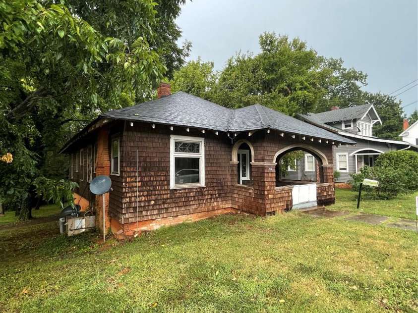 530 Council Street, Salisbury, NC 28144.  MLS# CAR4425707, YatesRealty ID 35608. 