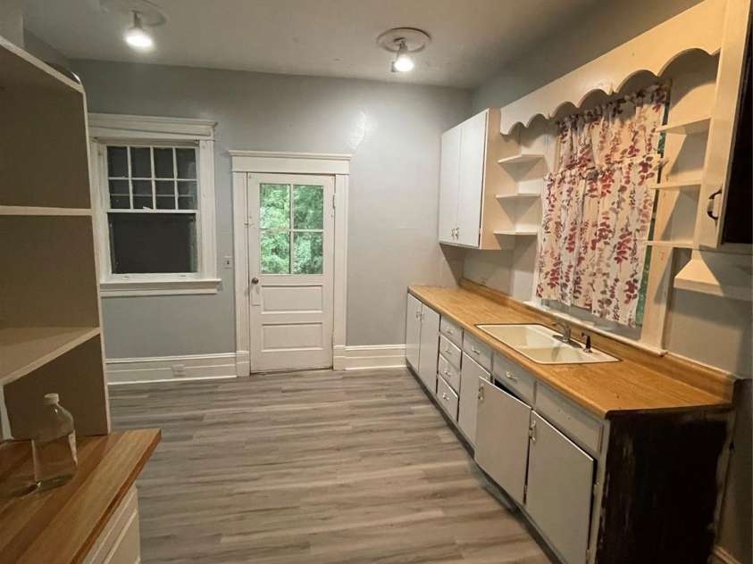 530 Council Street, Salisbury, NC 28144.  MLS# CAR4425707, YatesRealty ID 35608. 