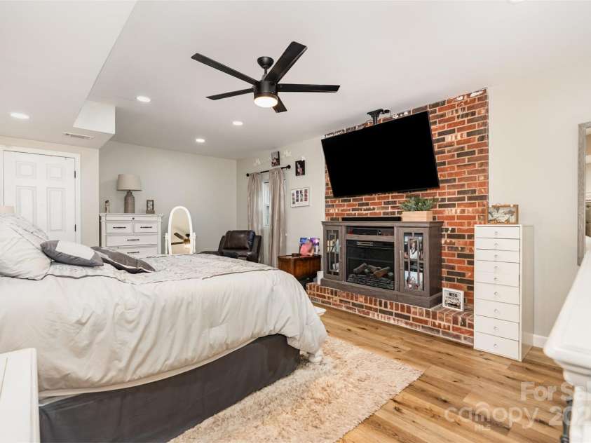 197 Sain Road, Statesville, NC 28625.  MLS# CAR4294744, YatesRealty ID 35609. 