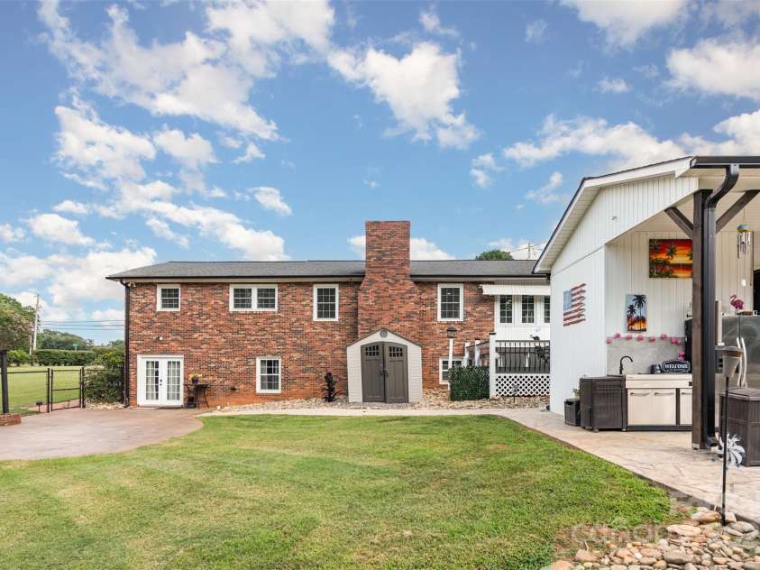 197 Sain Road, Statesville, NC 28625.  MLS# CAR4294744, YatesRealty ID 35609. 