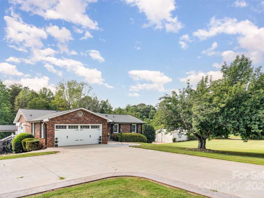 197 Sain Road, Statesville, NC 28625.  MLS# CAR4294744, YatesRealty ID 35609. 