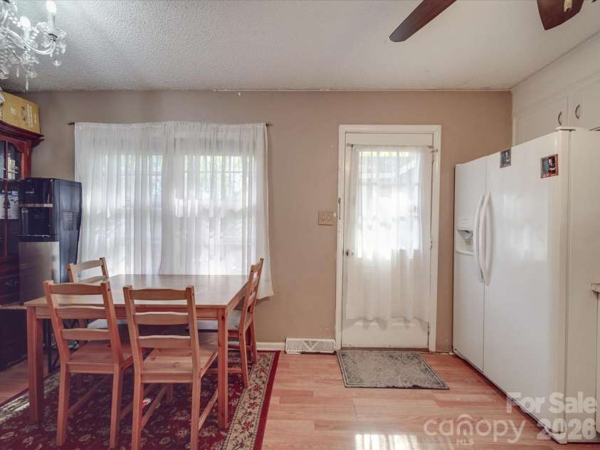 6820 Elm Forest Drive, Charlotte, NC 28212.  MLS# CAR4350632, YatesRealty ID 3561. 