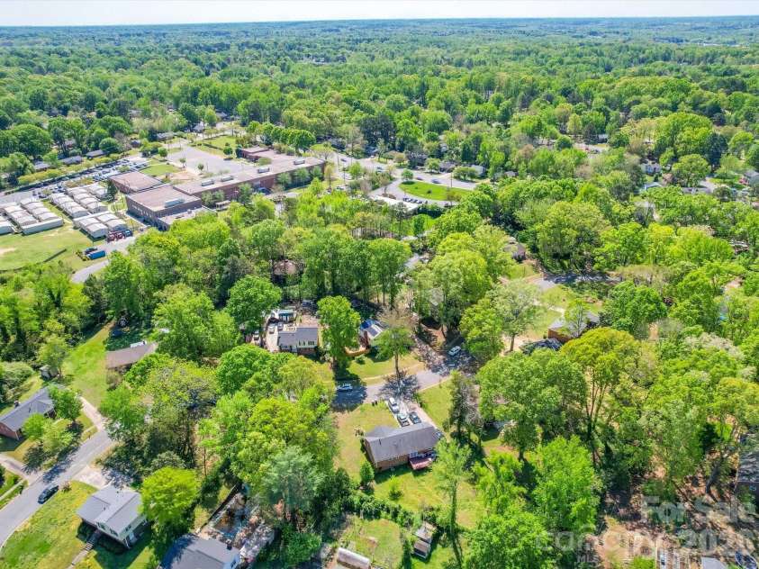 6820 Elm Forest Drive, Charlotte, NC 28212.  MLS# CAR4350632, YatesRealty ID 3561. 