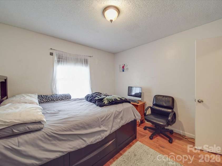 6820 Elm Forest Drive, Charlotte, NC 28212.  MLS# CAR4350632, YatesRealty ID 3561. Bed room 1